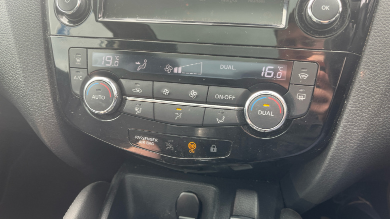 Nissan Qashqai 1.3 DiG-T Tekna 5dr Petrol Hatchback